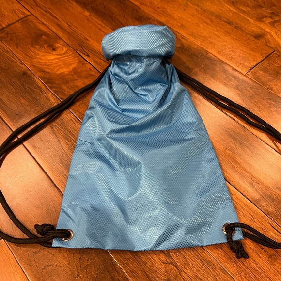 Locking waterproof Drawstring Bag - Picture 5 of 6